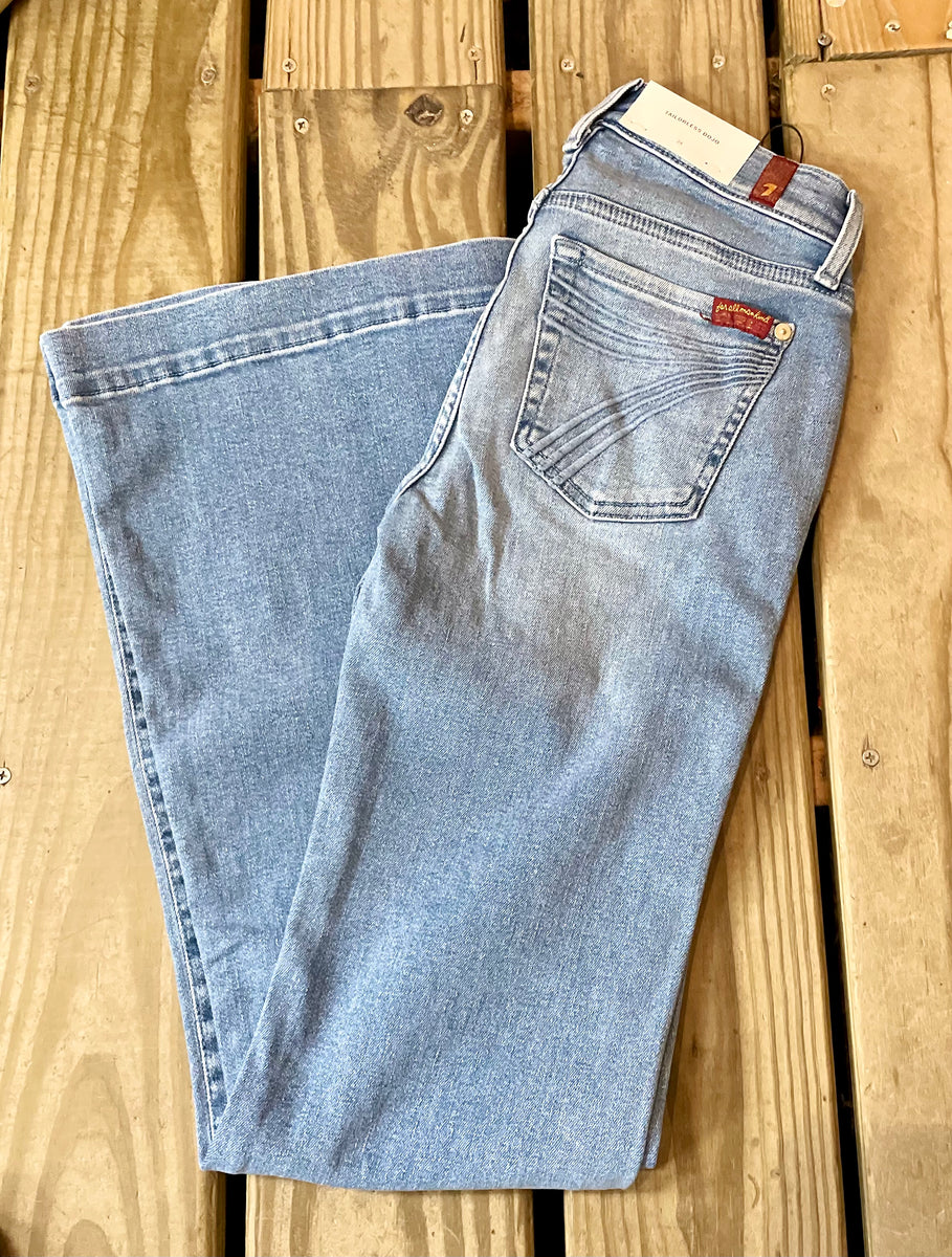 Light wash 7FAM Dojo jeans store size 28