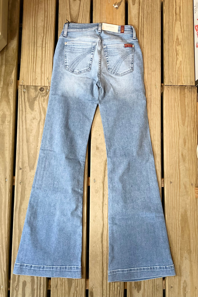 Light wash 7FAM Dojo jeans size newest 28